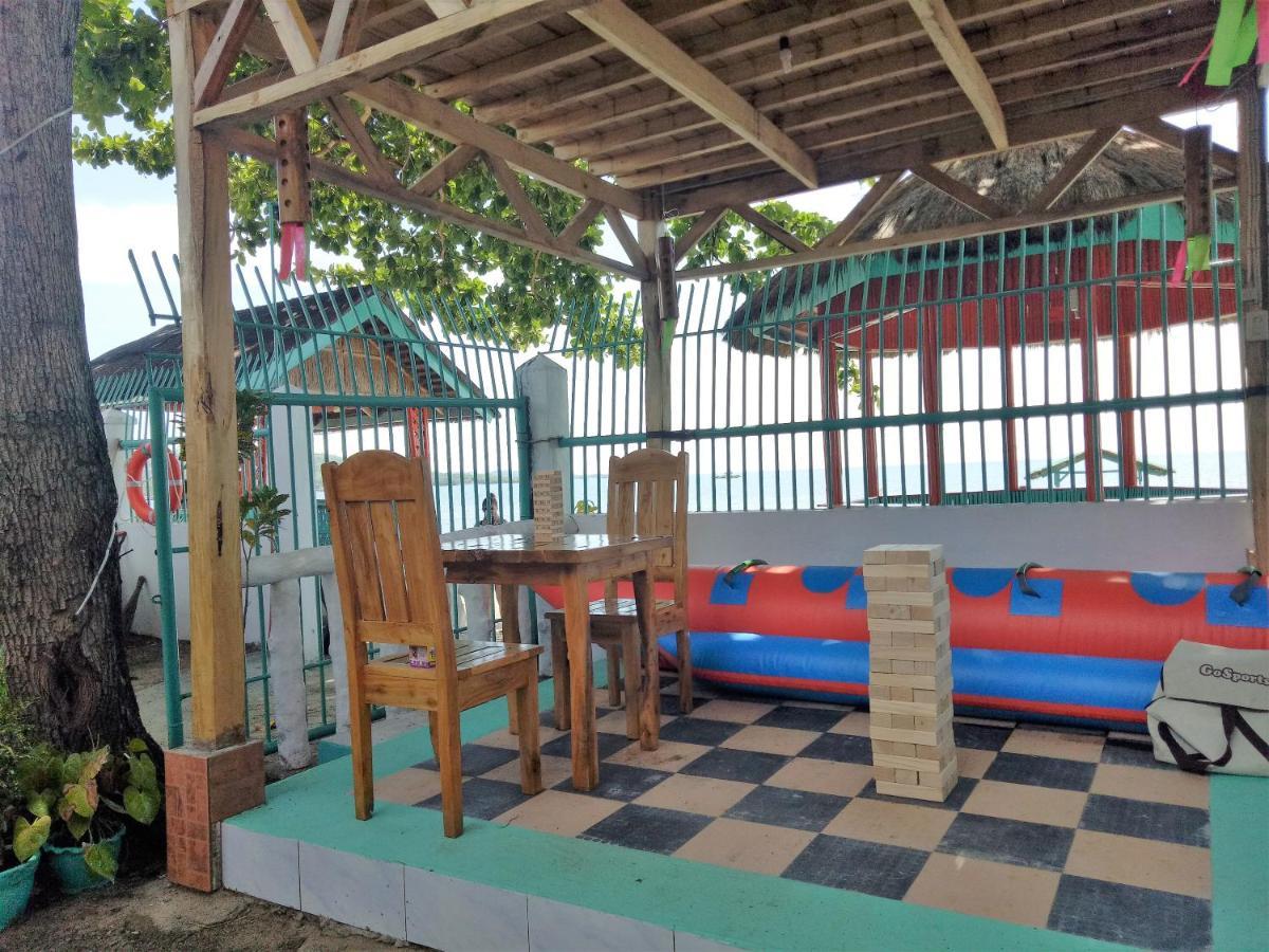 Smallfry'S Beach Resort Calatrava  Buitenkant foto