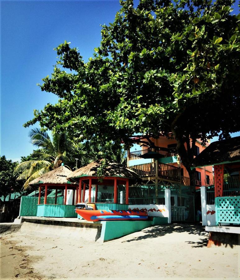 Smallfry'S Beach Resort Calatrava  Buitenkant foto