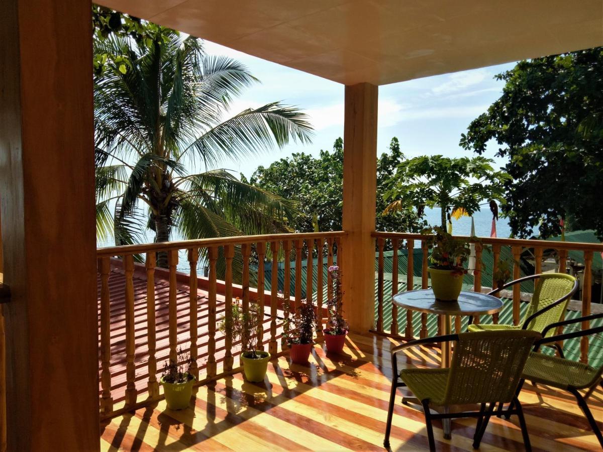 Smallfry'S Beach Resort Calatrava  Buitenkant foto