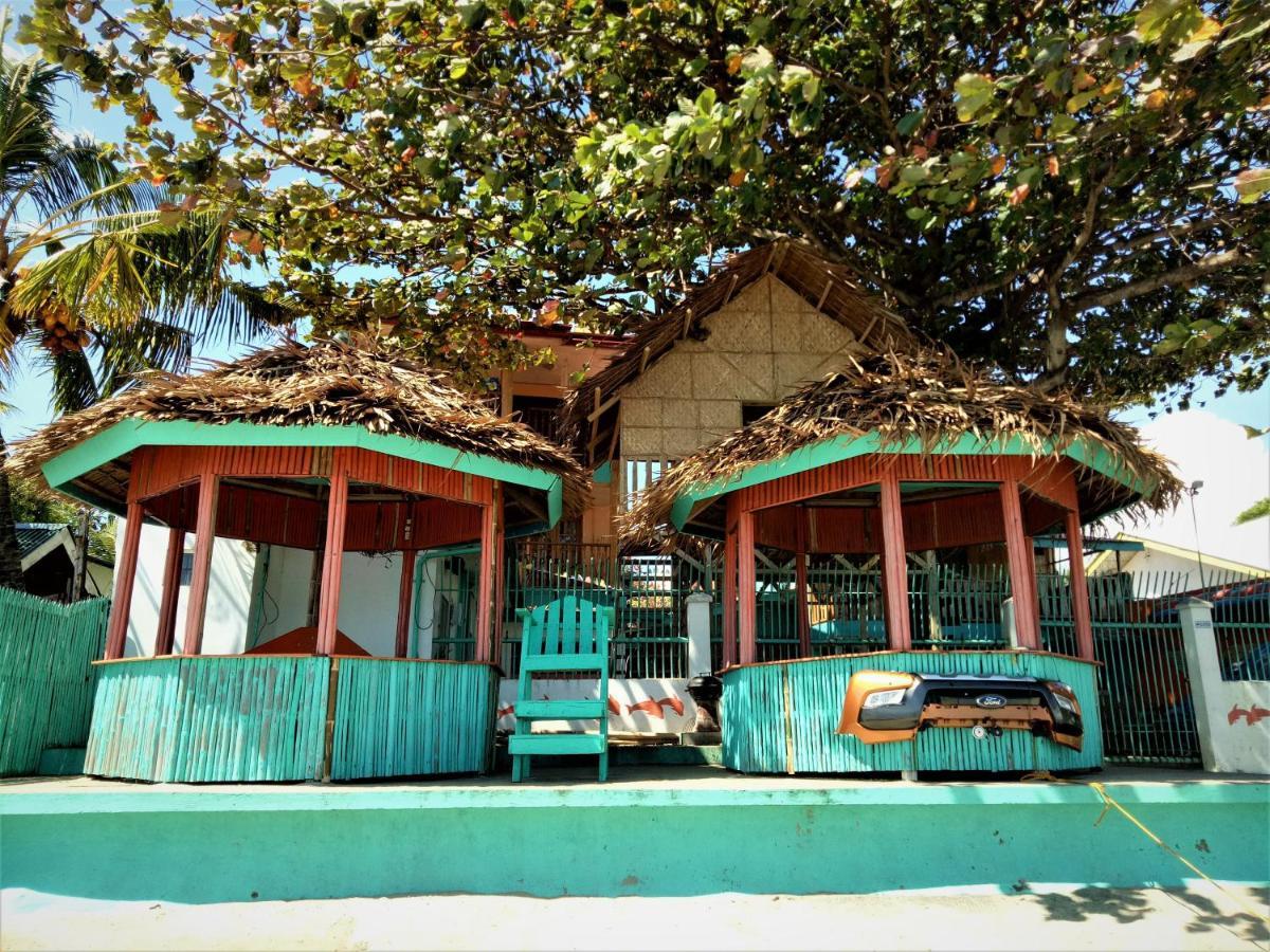 Smallfry'S Beach Resort Calatrava  Buitenkant foto