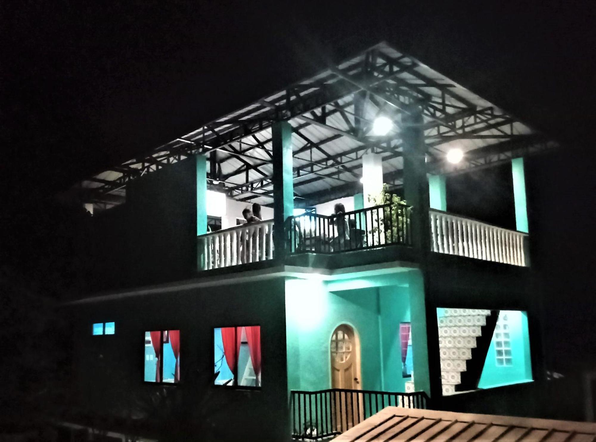 Smallfry'S Beach Resort Calatrava  Buitenkant foto